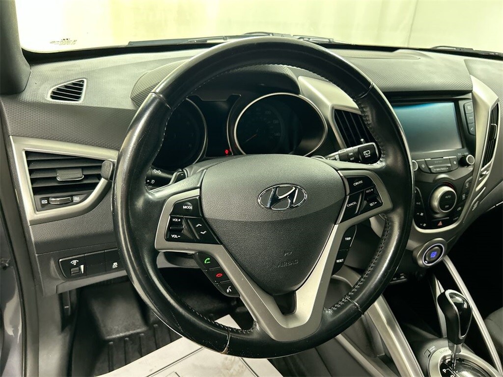 2017 Hyundai Veloster Value Edition photo 4
