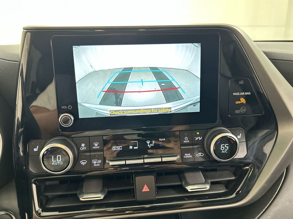 2023 Toyota Highlander XLE - Photo 15