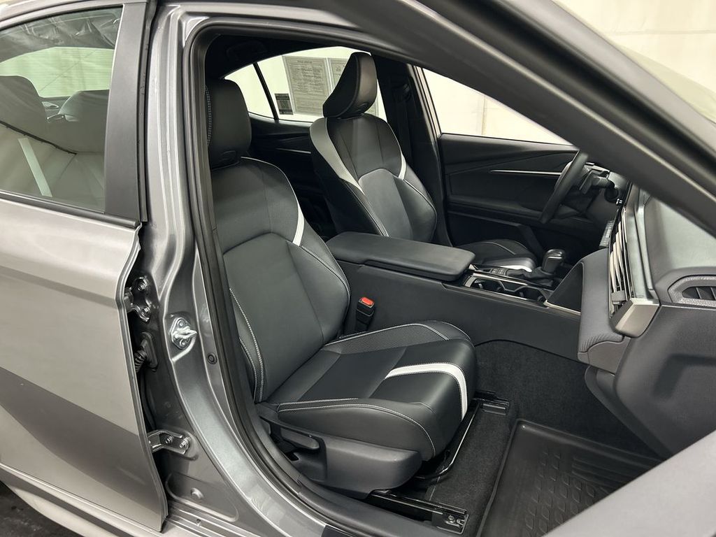 2025 Toyota Camry SE - Photo 21