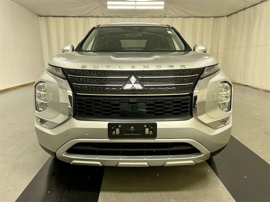 2022 Mitsubishi Outlander SE photo 3