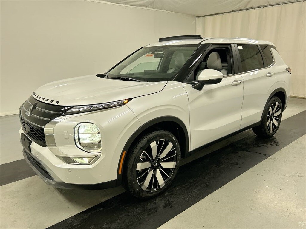 New 2025 Mitsubishi Outlander SE SUV