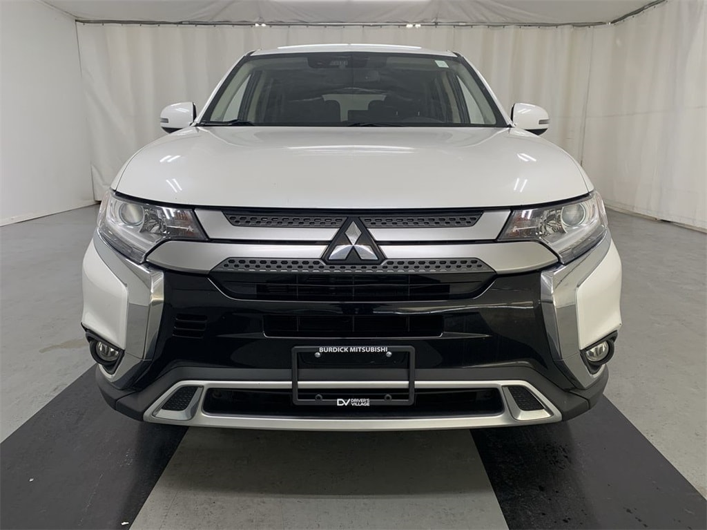 Used 2020 Mitsubishi Outlander SE with VIN JA4AZ3A33LZ011380 for sale in Cicero, NY