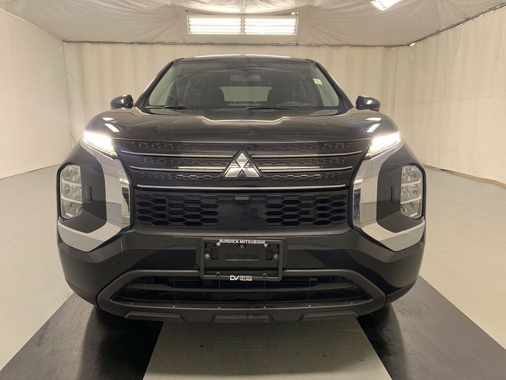 2022 Mitsubishi Outlander ES - Photo 7
