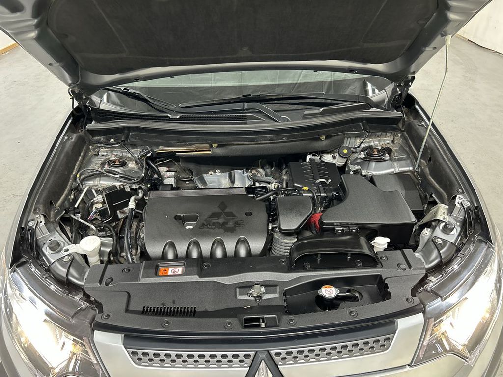 2020 Mitsubishi Outlander SE - Photo 23