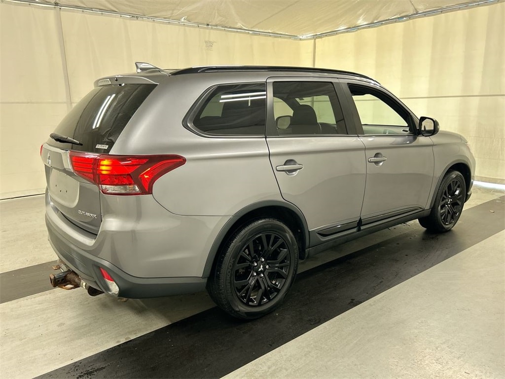 Used 2018 Mitsubishi Outlander LE with VIN JA4AZ3A34JZ062982 for sale in Cicero, NY