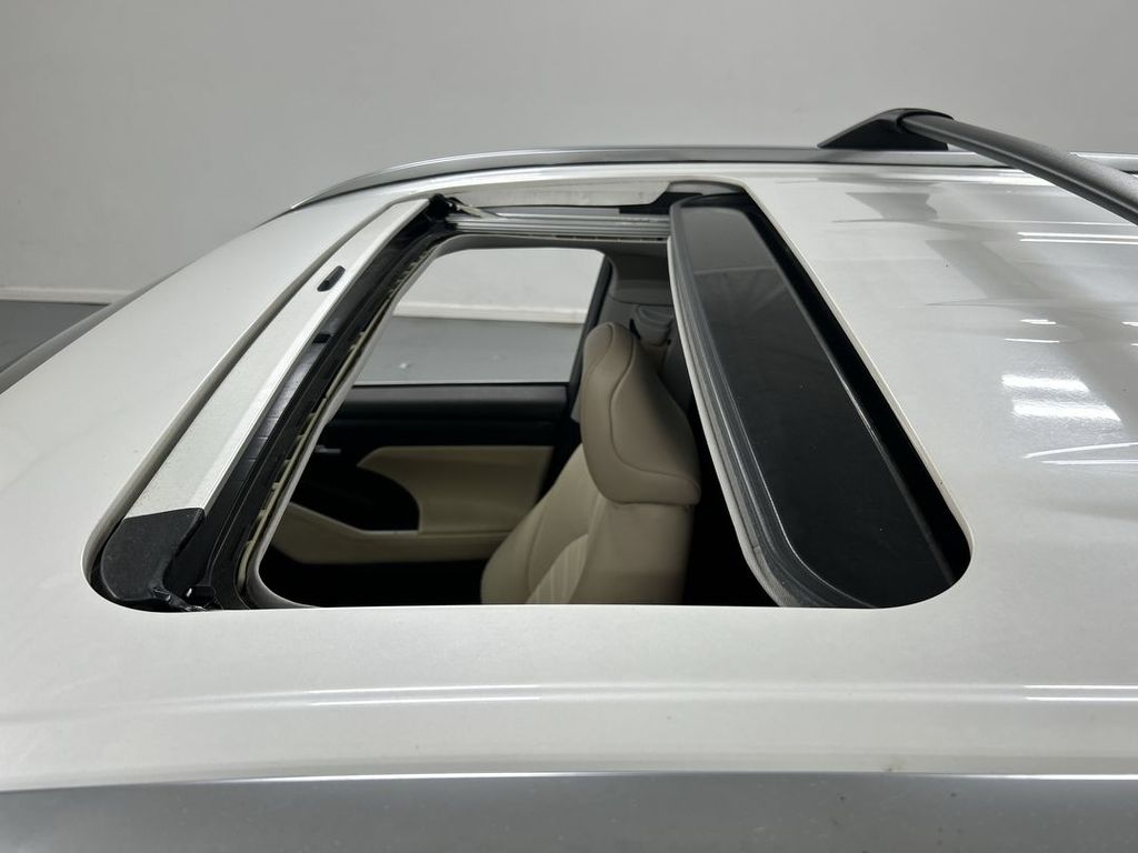 2021 Toyota Highlander XLE - Photo 20