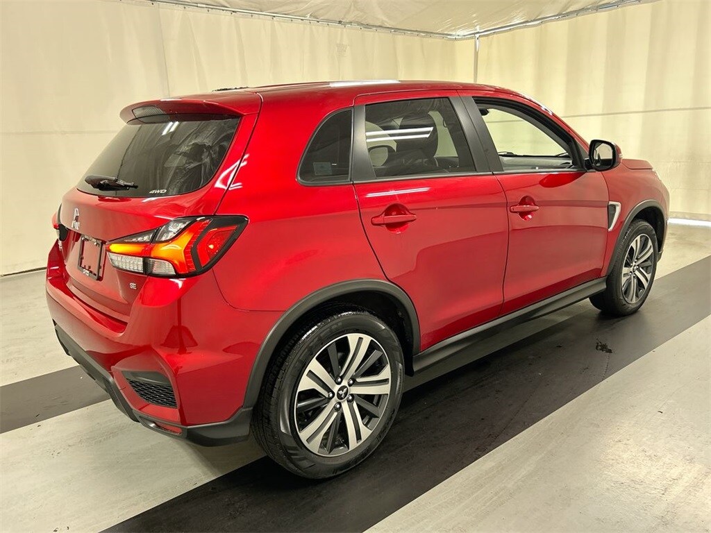 2022 Mitsubishi Outlander Sport SE photo 2