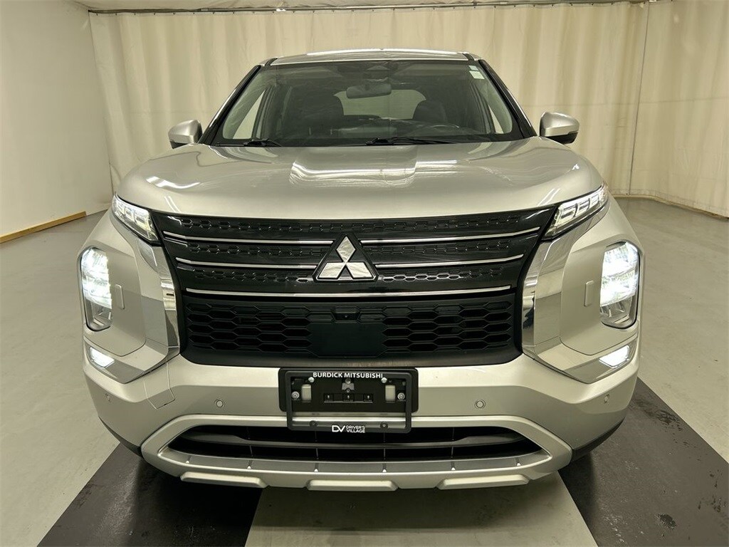 2022 Mitsubishi Outlander SE photo 3