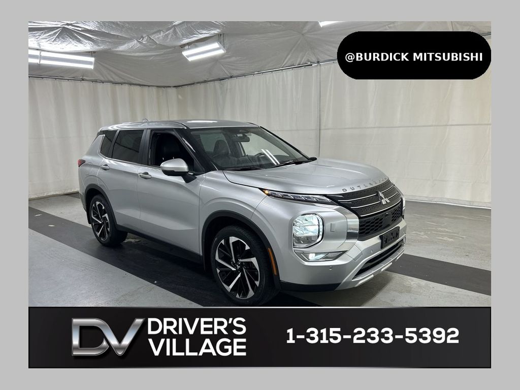 2023 Mitsubishi Outlander SE S-AWC's photo