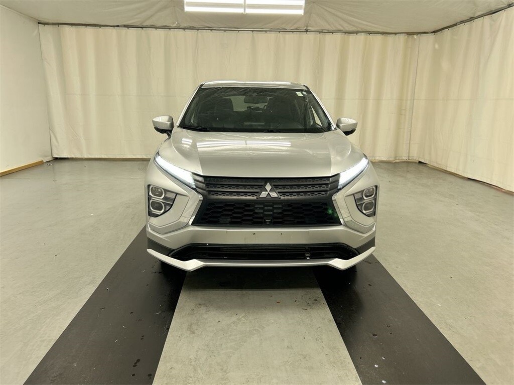 2022 Mitsubishi Eclipse Cross SEL photo 2