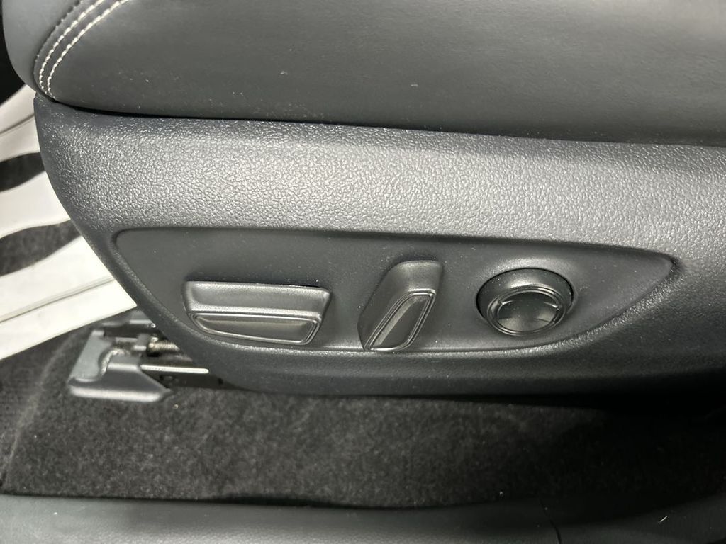 2024 Toyota RAV4 XLE Premium - Photo 10