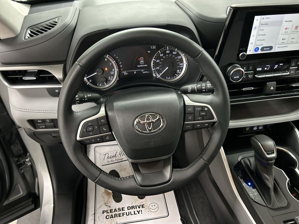 Used 2023 Toyota Highlander L SUV