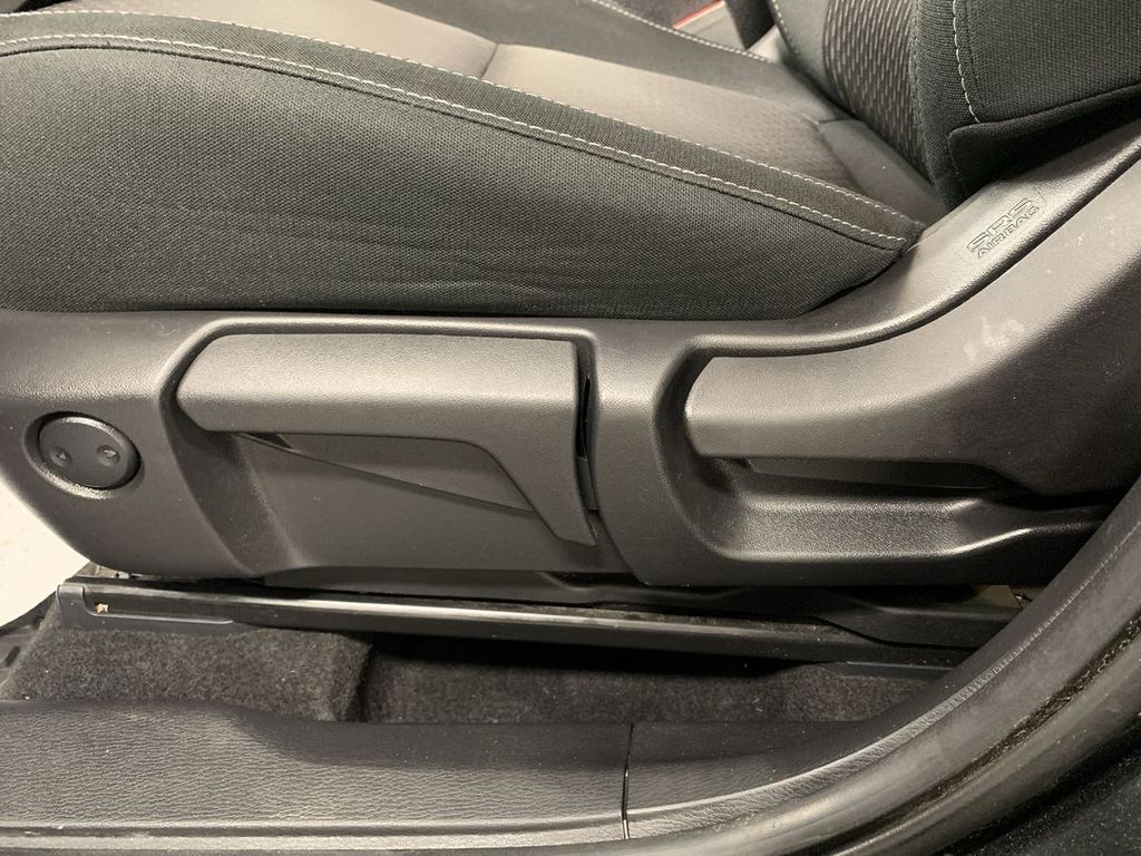 2022 Mitsubishi Outlander ES - Photo 10