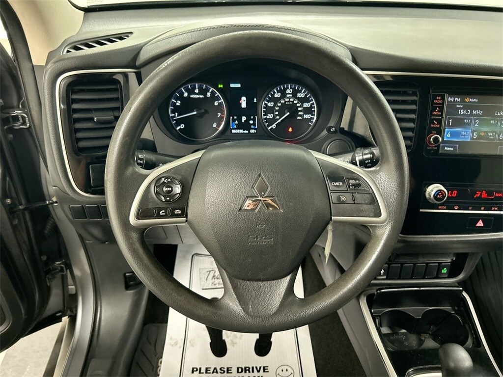 2020 Mitsubishi Outlander ES photo 4