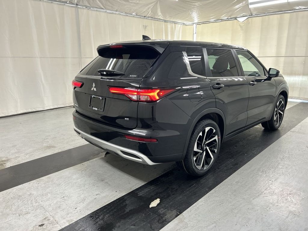 Used 2023 Mitsubishi Outlander SE SUV