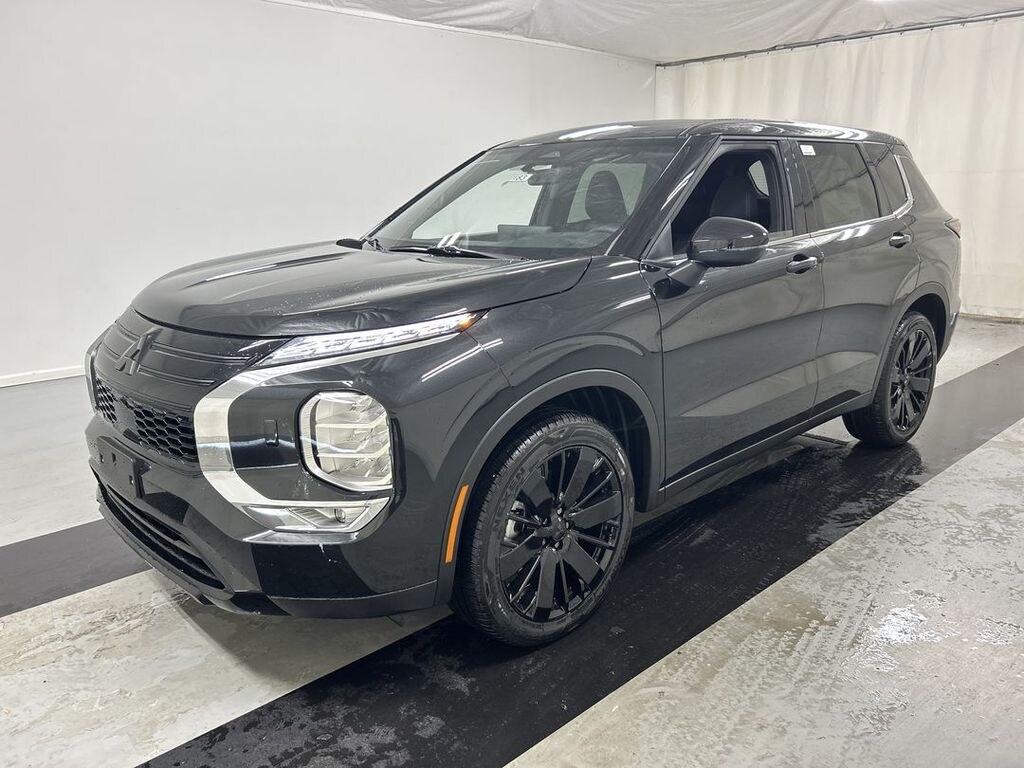 New 2026 Mitsubishi Outlander LE SUV