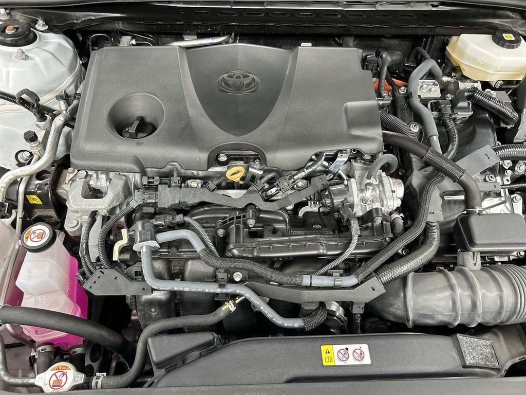 2025 Toyota Camry SE - Photo 23