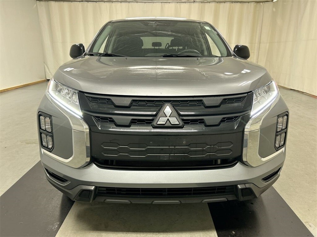 2022 Mitsubishi Outlander Sport LE photo 2