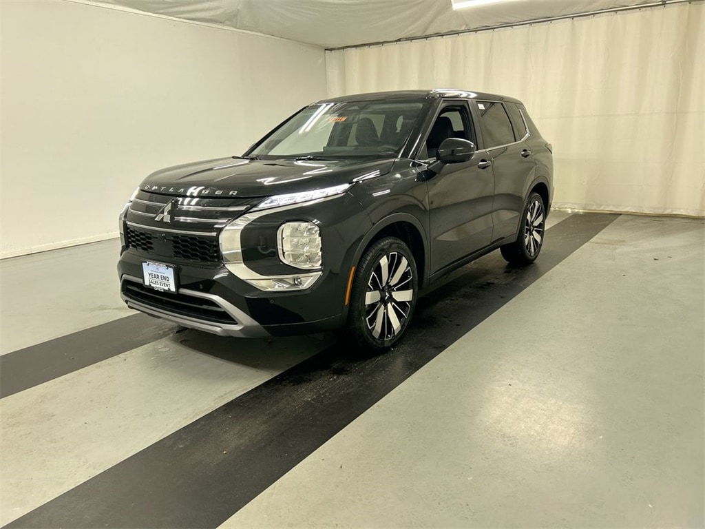 New 2025 Mitsubishi Outlander SE SUV
