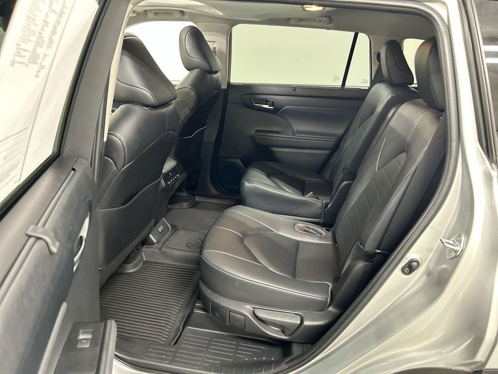 2023 Toyota Highlander XLE - Photo 20
