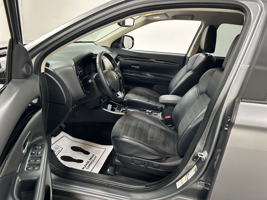 2020 Mitsubishi Outlander SE - Photo 8