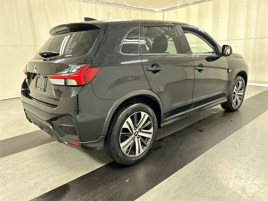 2021 Mitsubishi Outlander Sport ES photo 2