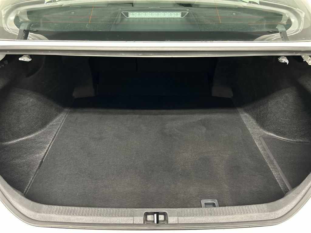 2025 Toyota Camry SE - Photo 21