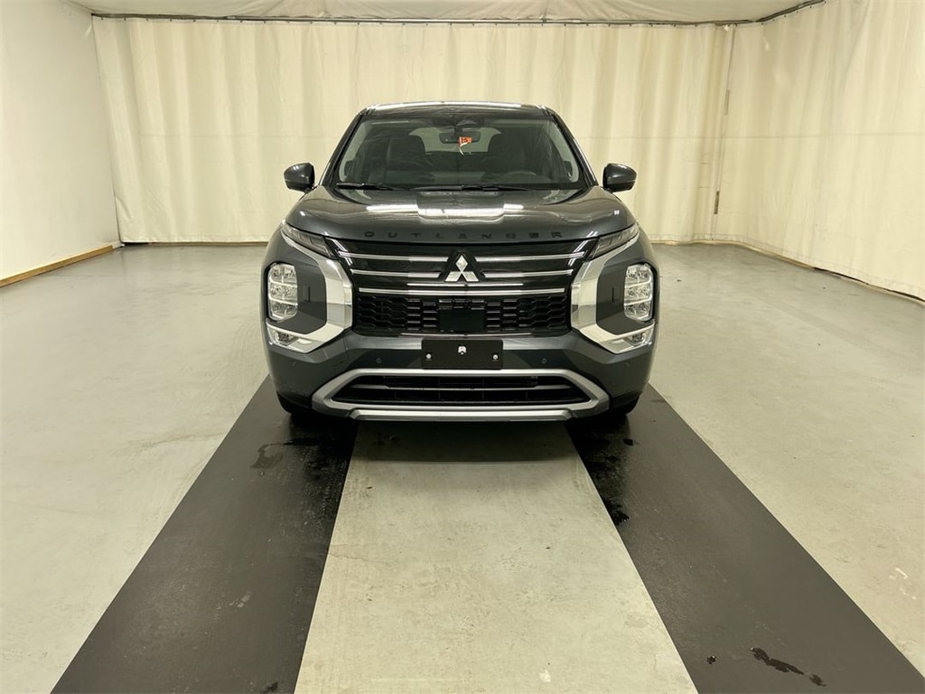 New 2025 Mitsubishi Outlander SE SUV