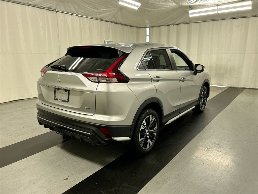 2022 Mitsubishi Eclipse Cross SEL photo 2