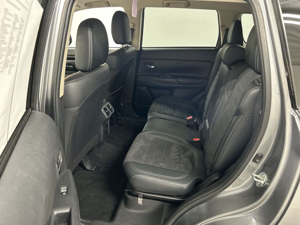 2020 Mitsubishi Outlander SE - Photo 18