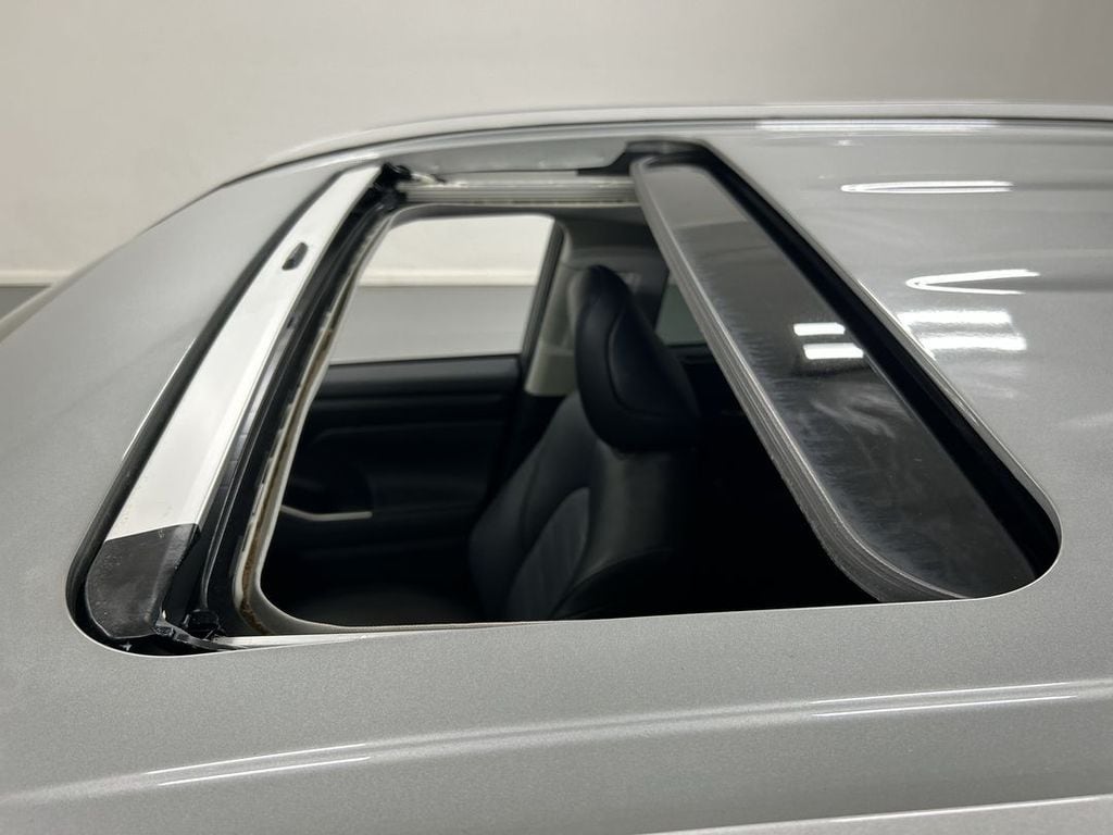 2023 Toyota Highlander XLE - Photo 19