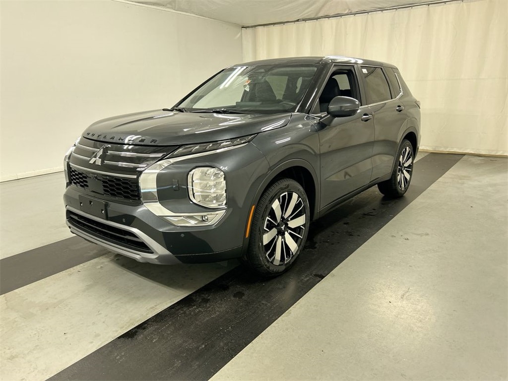 New 2025 Mitsubishi Outlander SE SUV