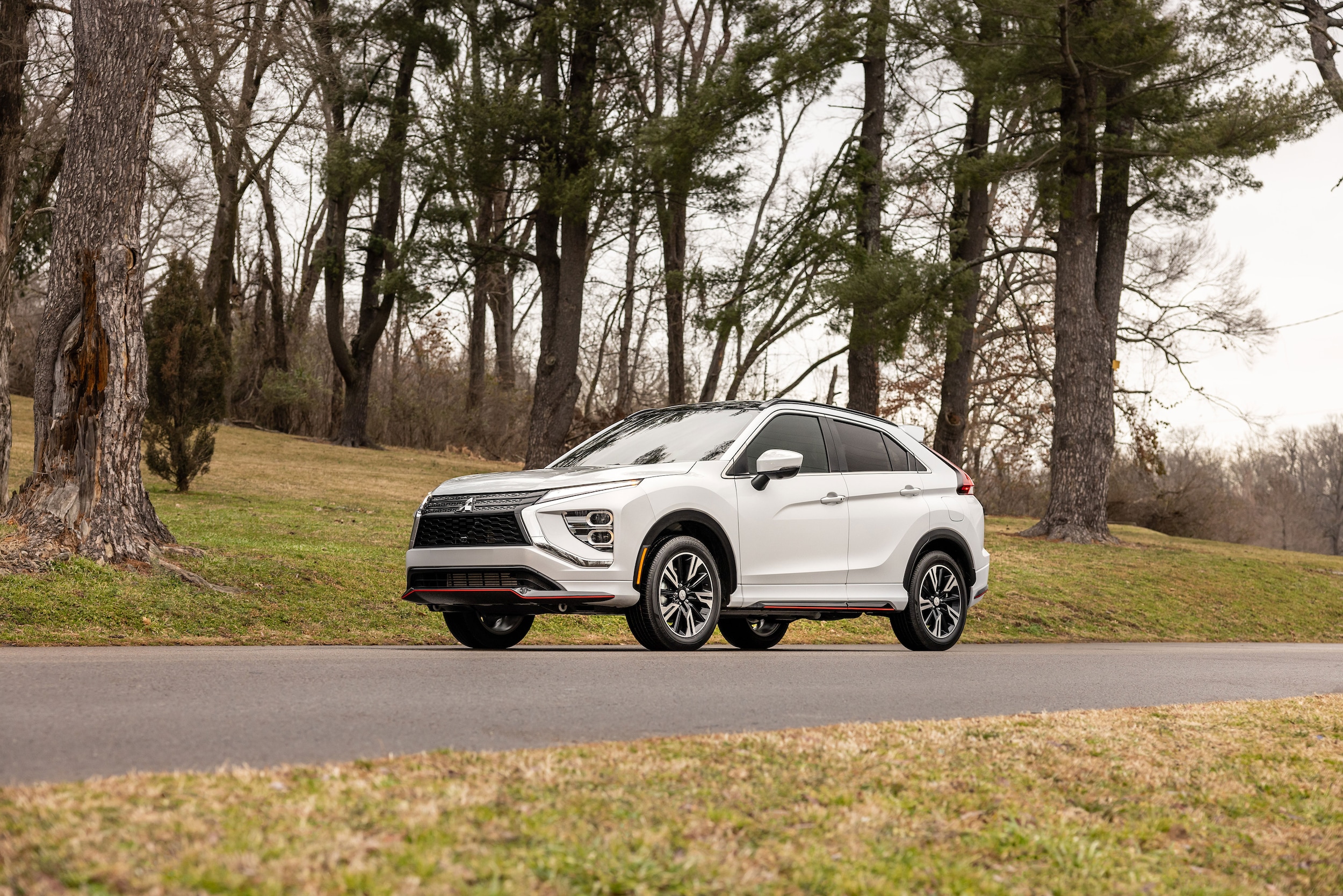 2025-Mitsubishi-EclipseCross-SEL-SpecialEdition-SUV-L03.jpg