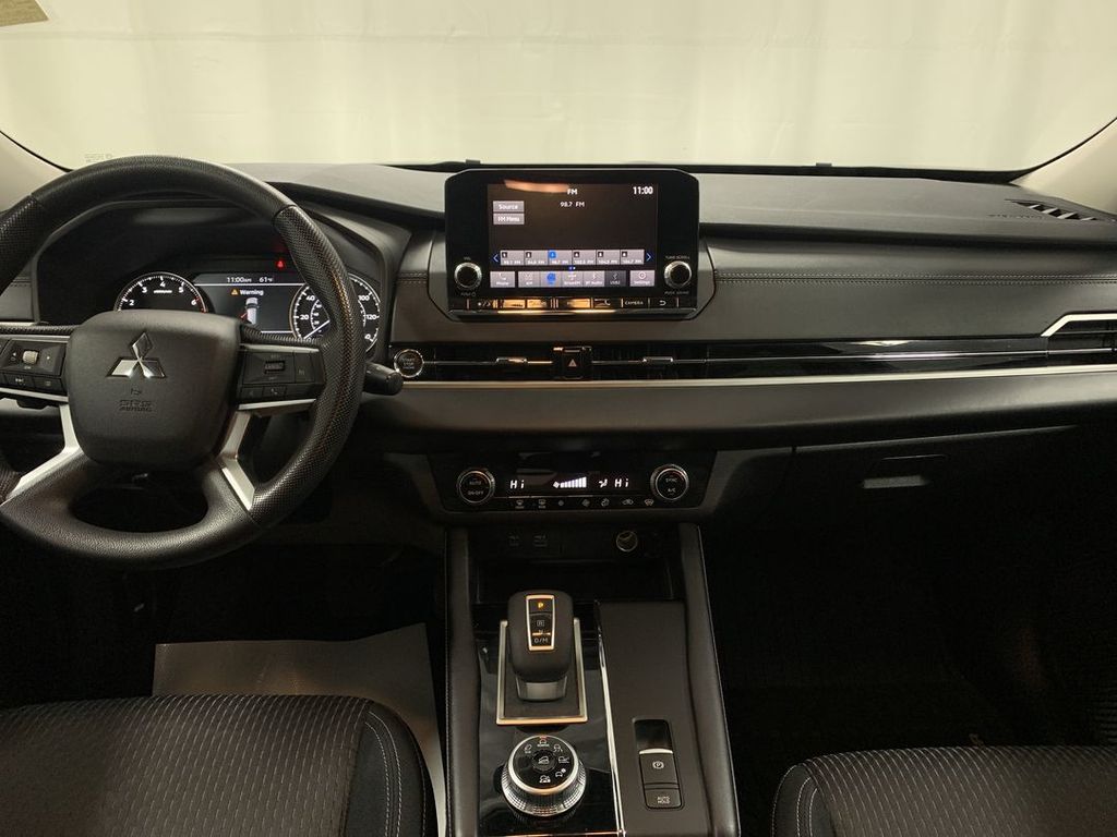 2022 Mitsubishi Outlander ES - Photo 18