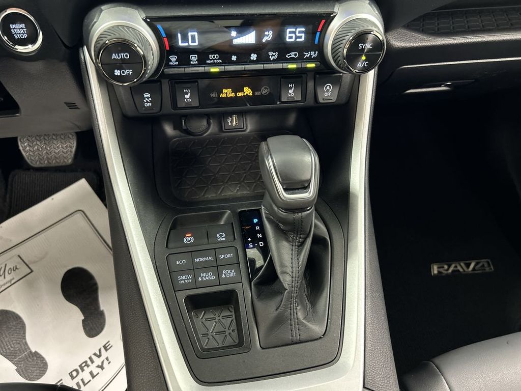2024 Toyota RAV4 XLE Premium - Photo 17