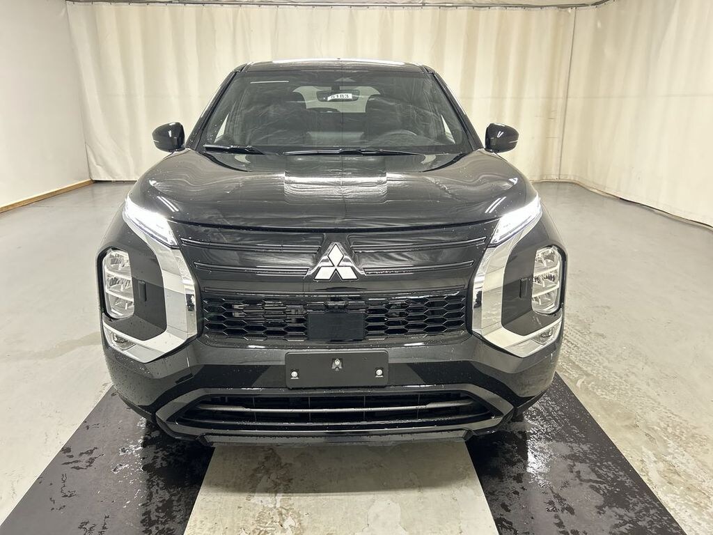 New 2026 Mitsubishi Outlander LE SUV