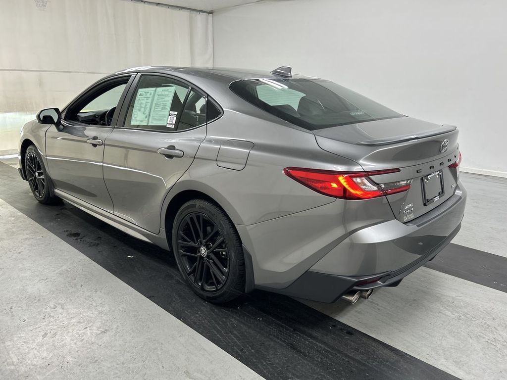 2025 Toyota Camry SE - Photo 6
