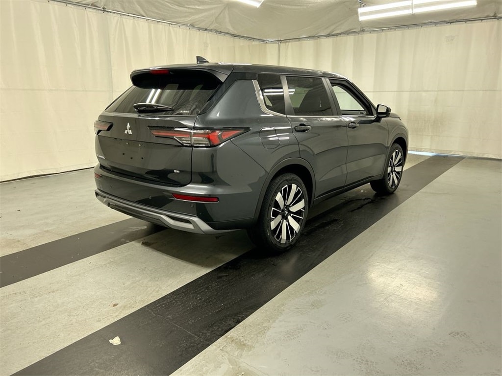 New 2025 Mitsubishi Outlander SE SUV