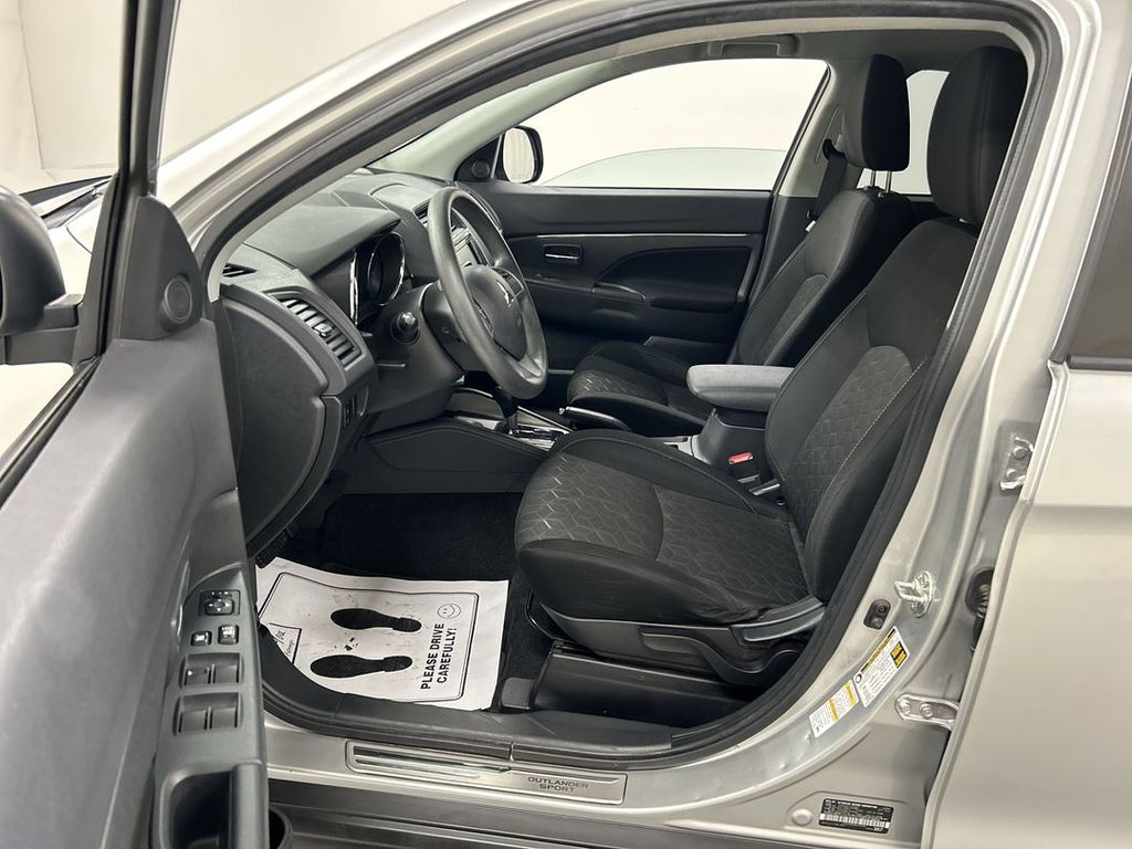 2021 Mitsubishi Outlander Sport ES - Photo 9