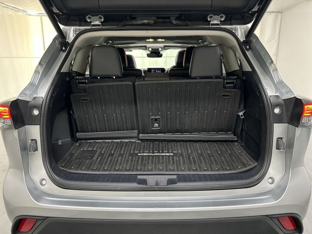2023 Toyota Highlander XLE - Photo 23