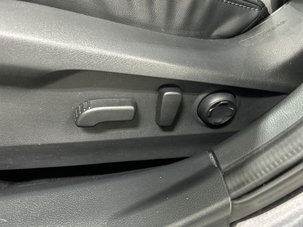 2025 Subaru Outback Limited - Photo 10