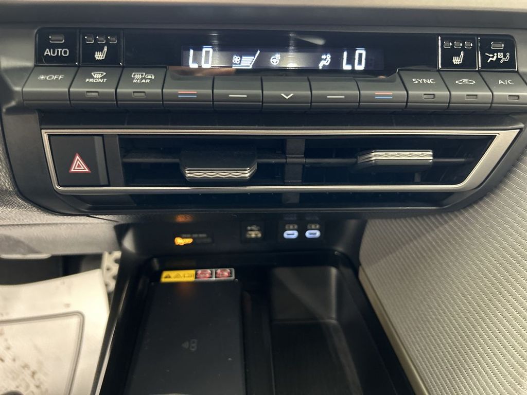 2025 Toyota Camry SE - Photo 16
