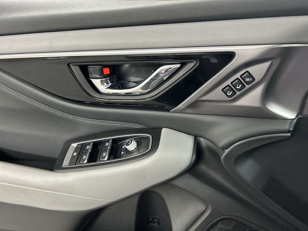 2025 Subaru Outback Limited - Photo 11
