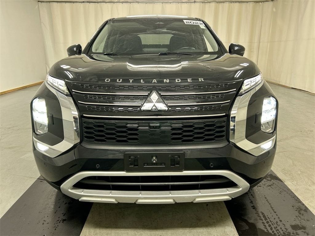 Used 2022 Mitsubishi Outlander SE CUV