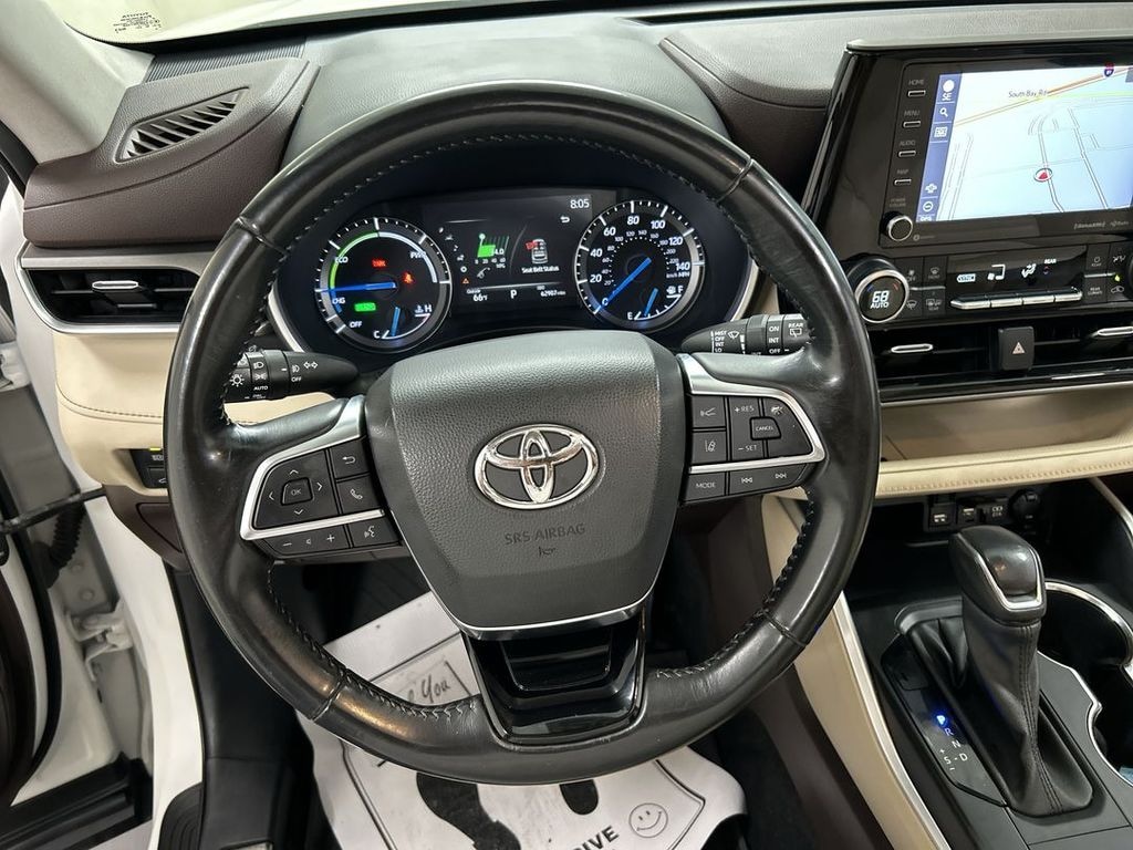 Used 2021 Toyota Highlander Hybrid XLE SUV