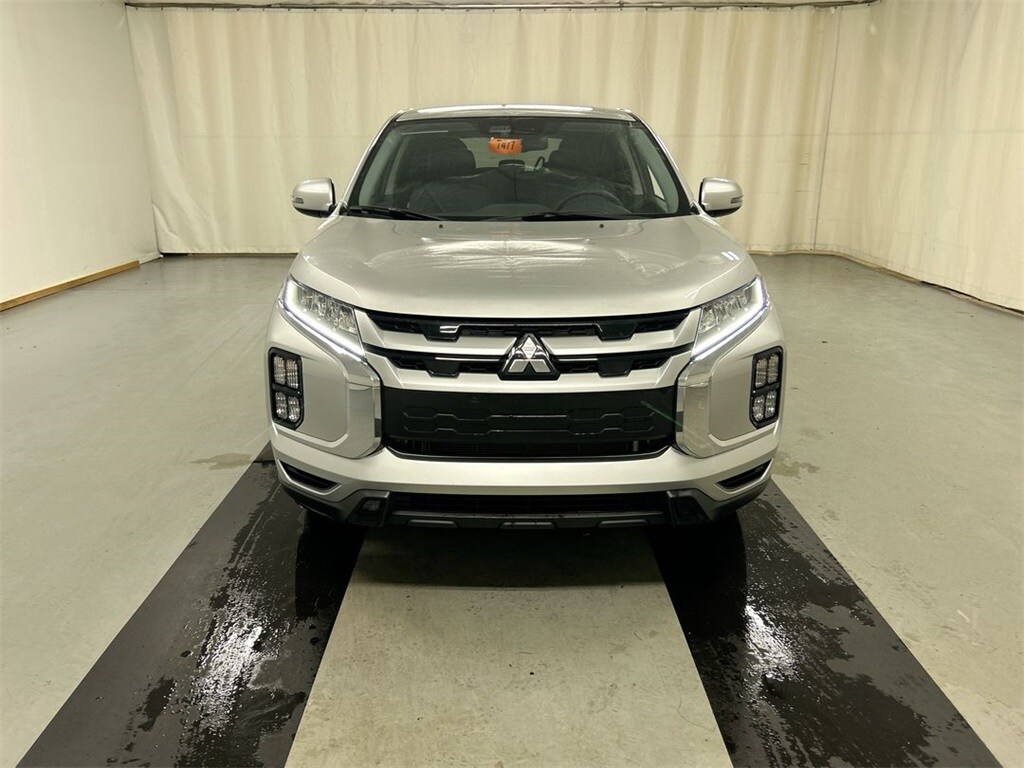 2025 Mitsubishi Outlander Sport SE photo 3