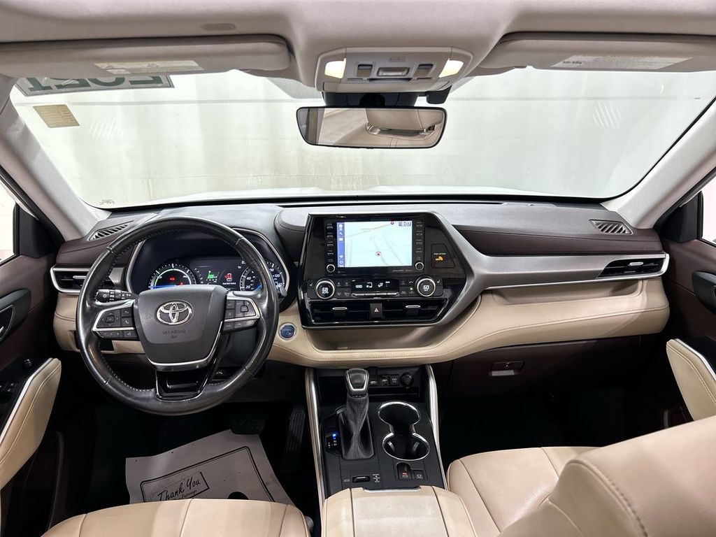 2021 Toyota Highlander XLE - Photo 19