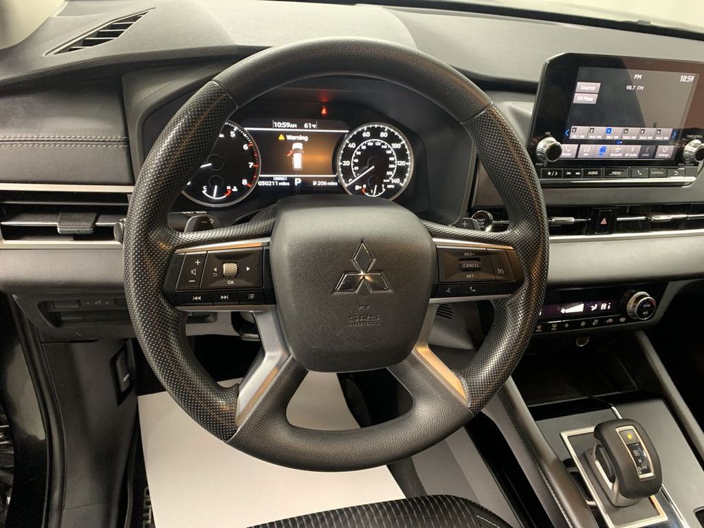 2022 Mitsubishi Outlander ES - Photo 12