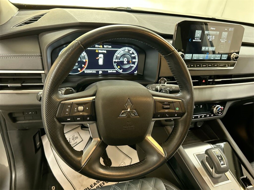 2022 Mitsubishi Outlander SEL photo 4