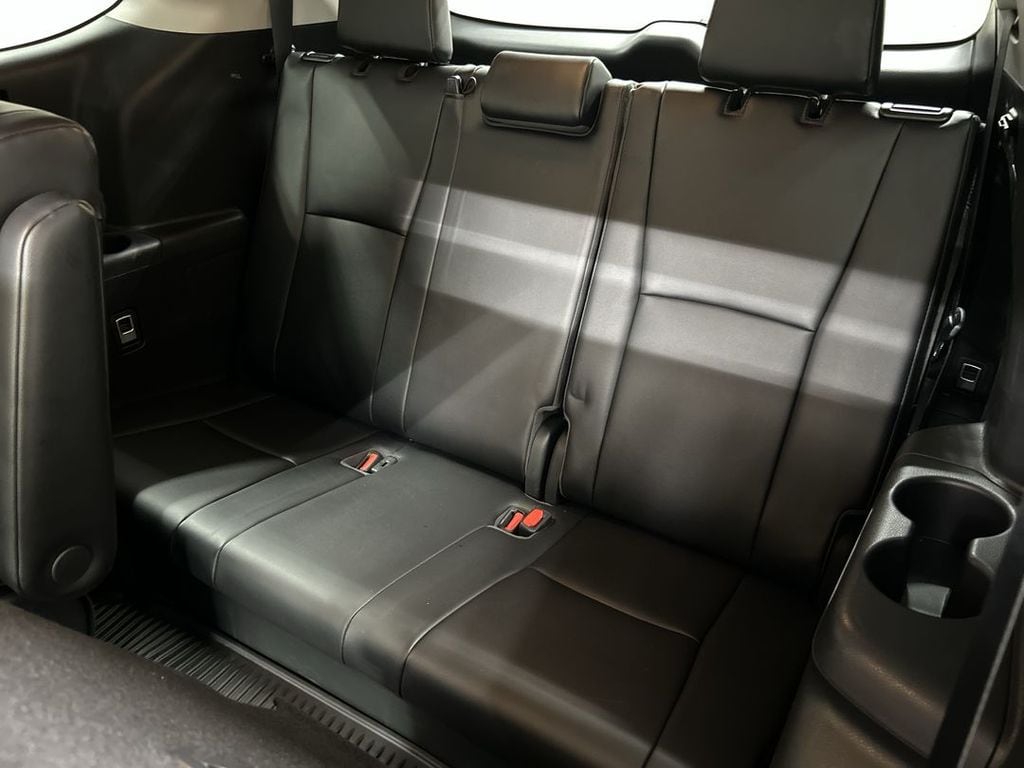 2023 Toyota Highlander XLE - Photo 21